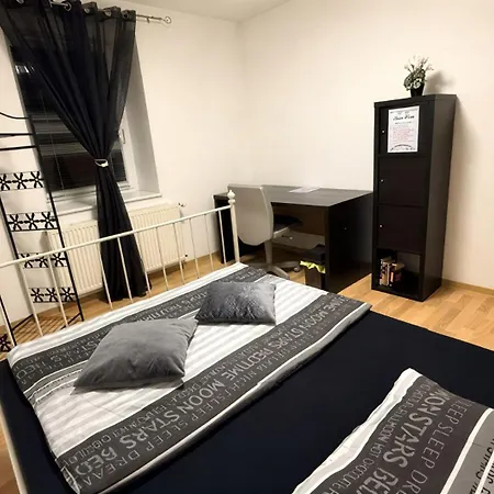 Zentrale - Gemeinschaftskueche & Badezimmer - Free Wifi Casa de hóspedes
