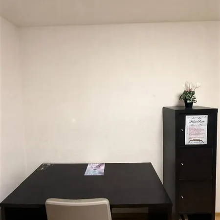 Casa de hóspedes Zentrale - Gemeinschaftskueche & Badezimmer - Free Wifi