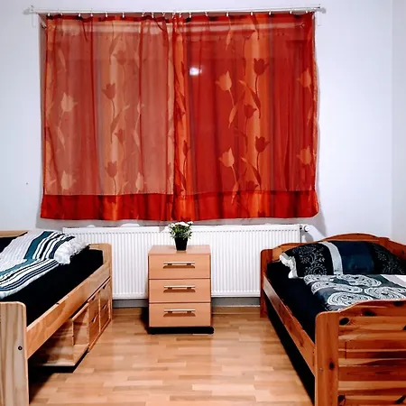 Zentrale - Gemeinschaftskueche & Badezimmer - Free Wifi Guest house Halle (Saale)