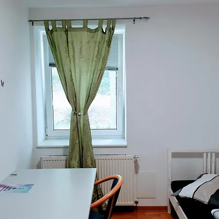 Guest house Zentrale - Gemeinschaftskueche & Badezimmer - Free Wifi Halle (Saale)