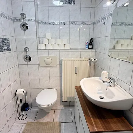 Zentrale - Gemeinschaftskueche & Badezimmer - Free Wifi * Halle (Saale)